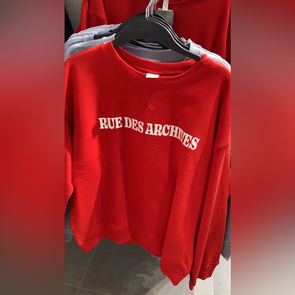 ISO: rue des archives sweatshirt h&m